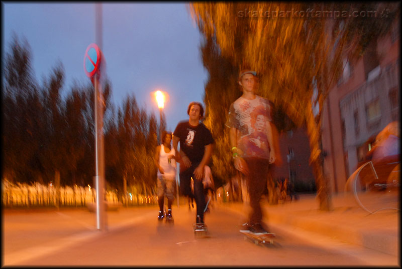 Barcelona fun skate through the streets