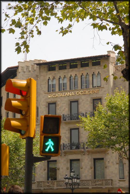 Barcelona pedestrian signs