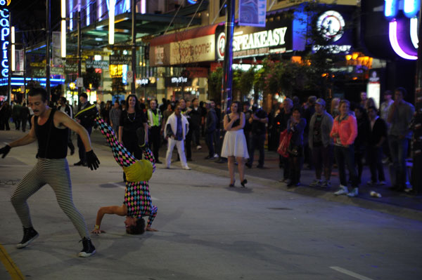 Damn Am Canada: street performers