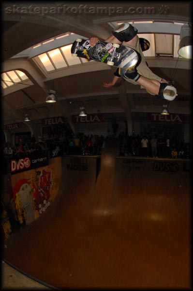 Rune Glifberg - wow, that's a frontside air tucked