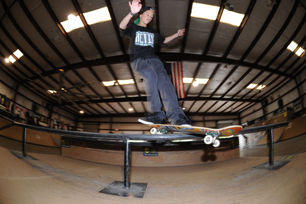 Justin Drysen - frontside feeble grind | Skatepark of Tampa Photo