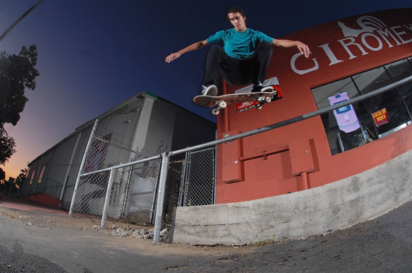 Dylan Perry warm up ollie