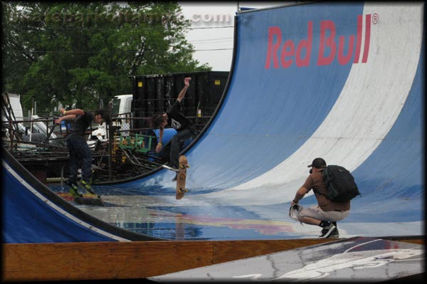 Photo shoot on the Game of SKATE obstacle