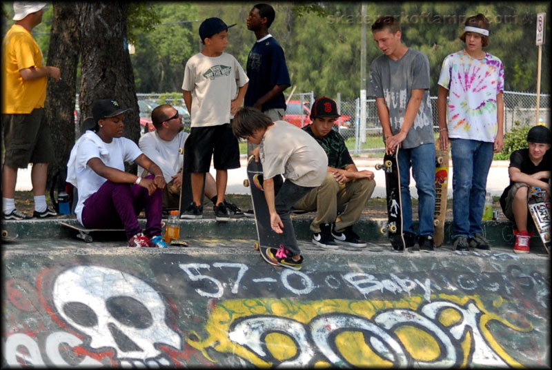 Go Skateboarding Day 2009 - The Bro Bowl