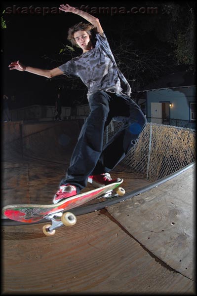 Dylan Perry - frontside feeble