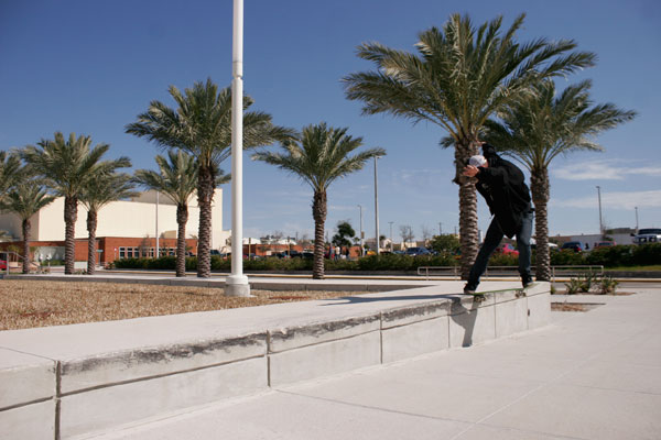 Jacob - switch frontside noseslide