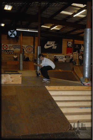 T4PREZ - switch frontside big spin down the stairs