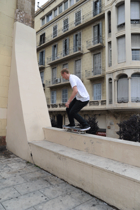 Neil Smith - wallride to fakie with no fear