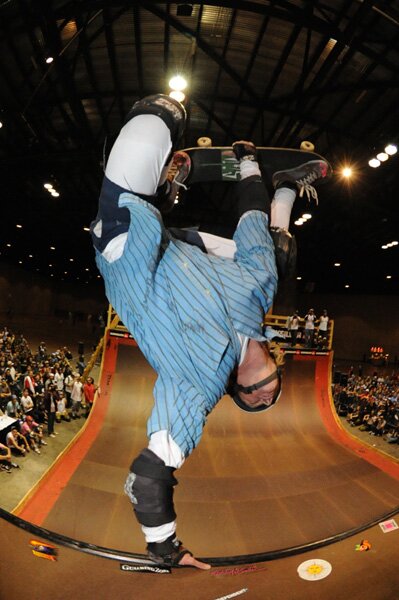 Buck Smith - upside down thing — Skatepark of Tampa