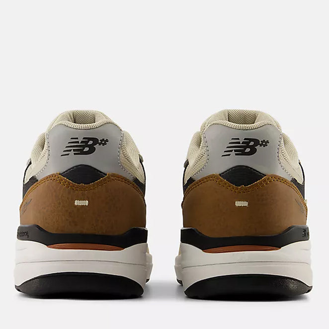 New Balance Numeric Andrew Reynolds 933 Quicksand Shoes