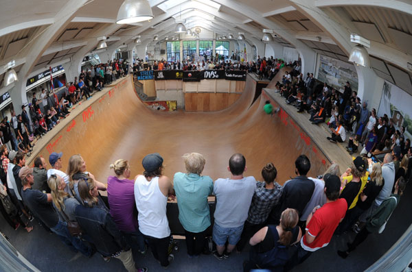 The crowd at the Vert Contest