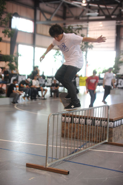 Micky Papa is about to do a nollie big flip out