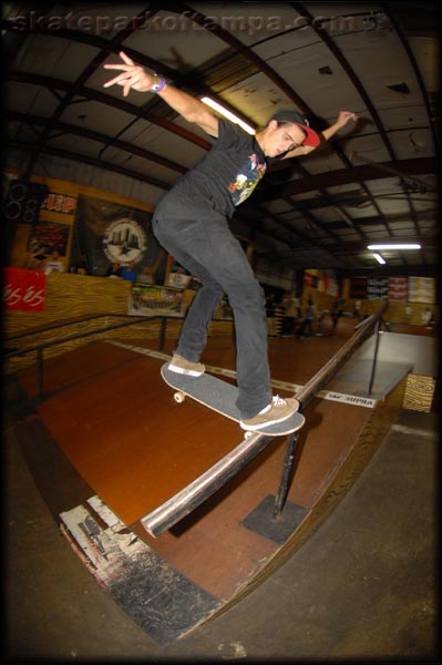 Dylan Perry - frontside noseslide