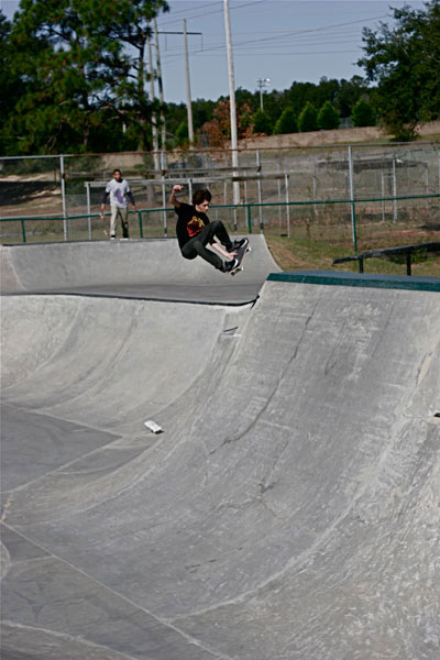 Jereme Knibbs, frontside stalefish from the quart
