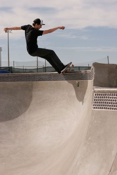 Ryan Dillow - frontside grind