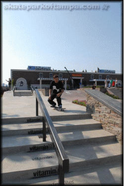 Chris Mendes - 360 flip noseslide